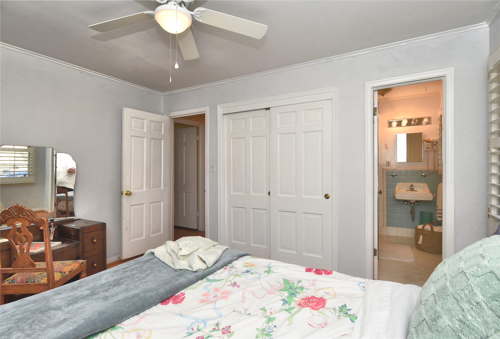 1598 E 60th Place Property Photo 21