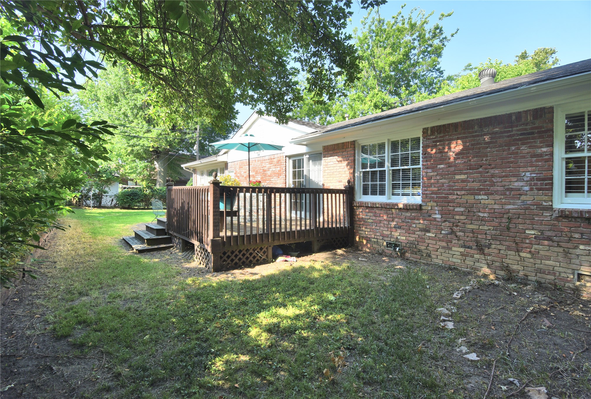 1598 E 60th Place Property Photo 30