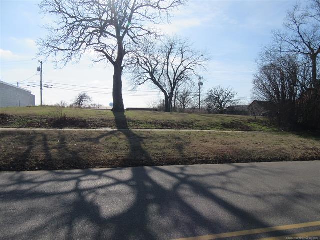 220 W Washington Property Photo 1