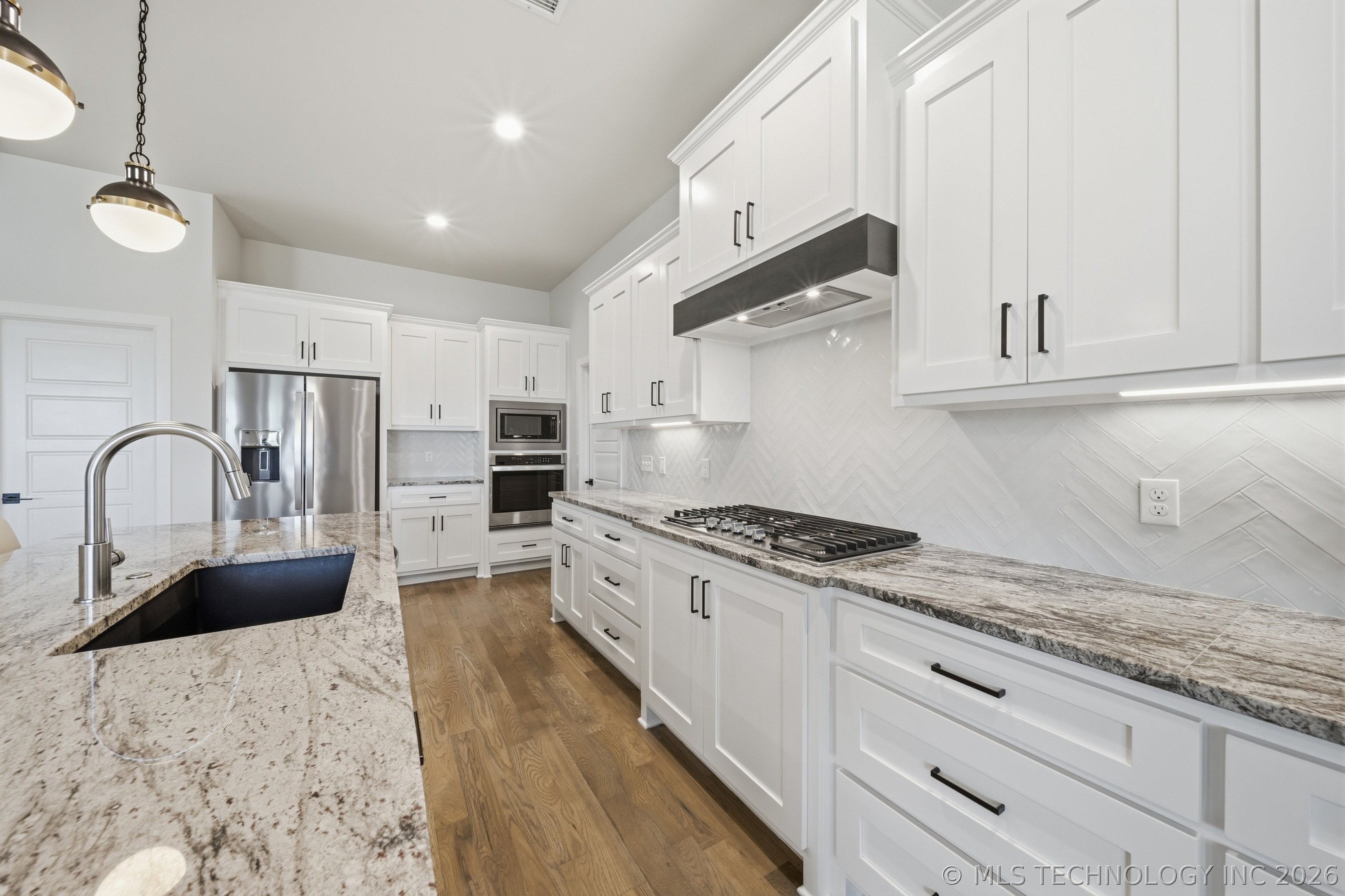 3030 E 146th Place S Property Photo 12