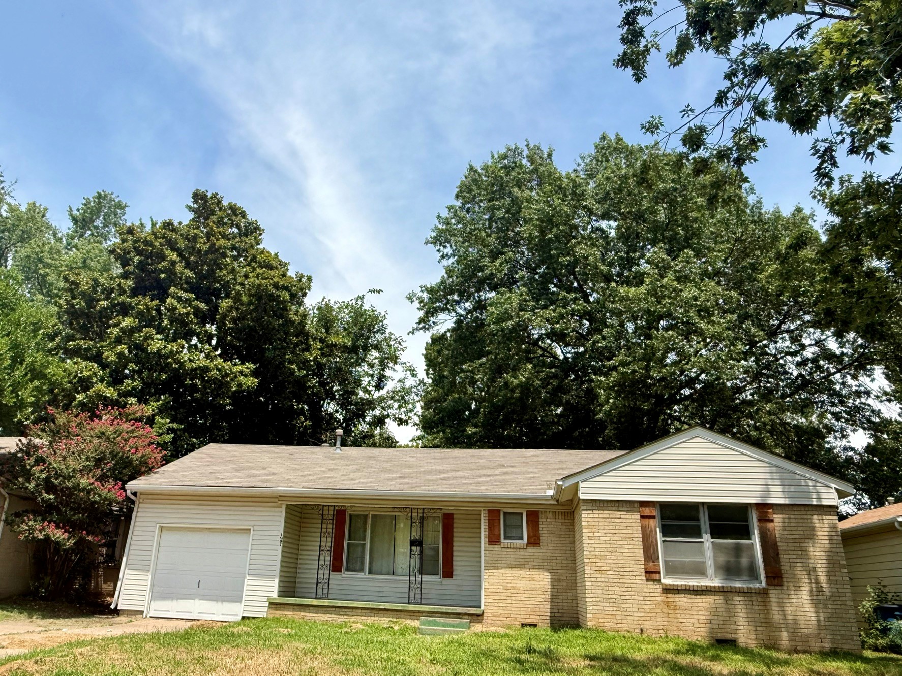 1007 E 49th Street Property Photo 1