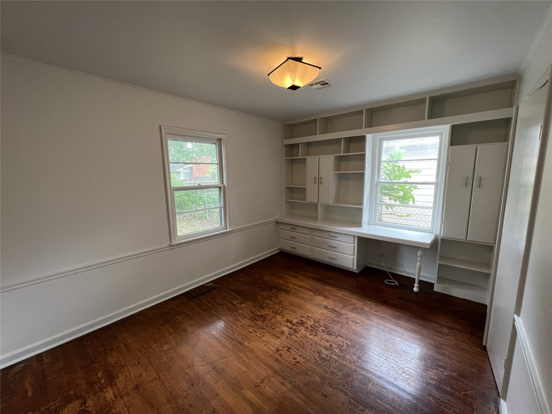 1007 E 49th Street Property Photo 12