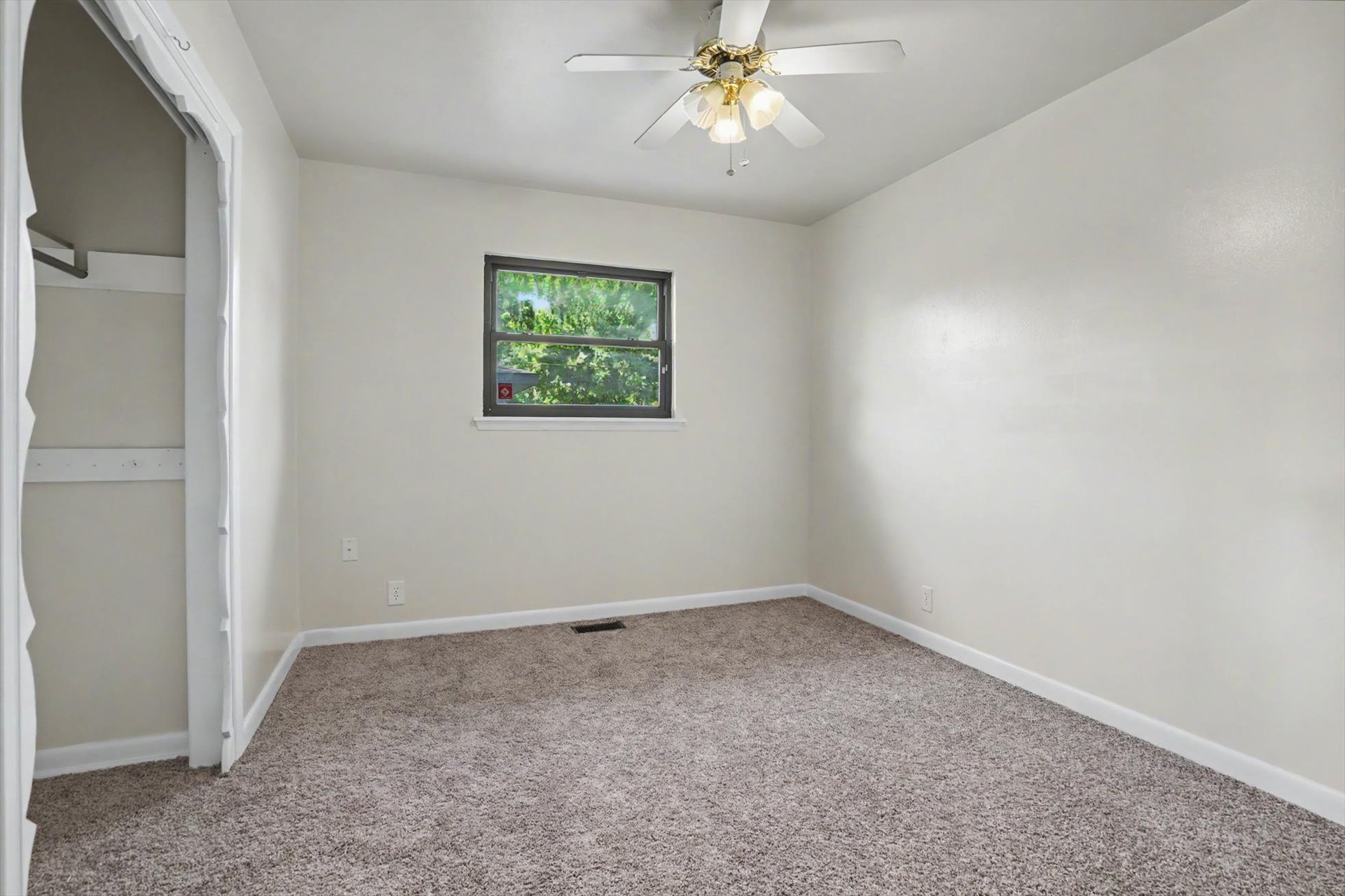 520 S 104th East Avenue Property Photo 8