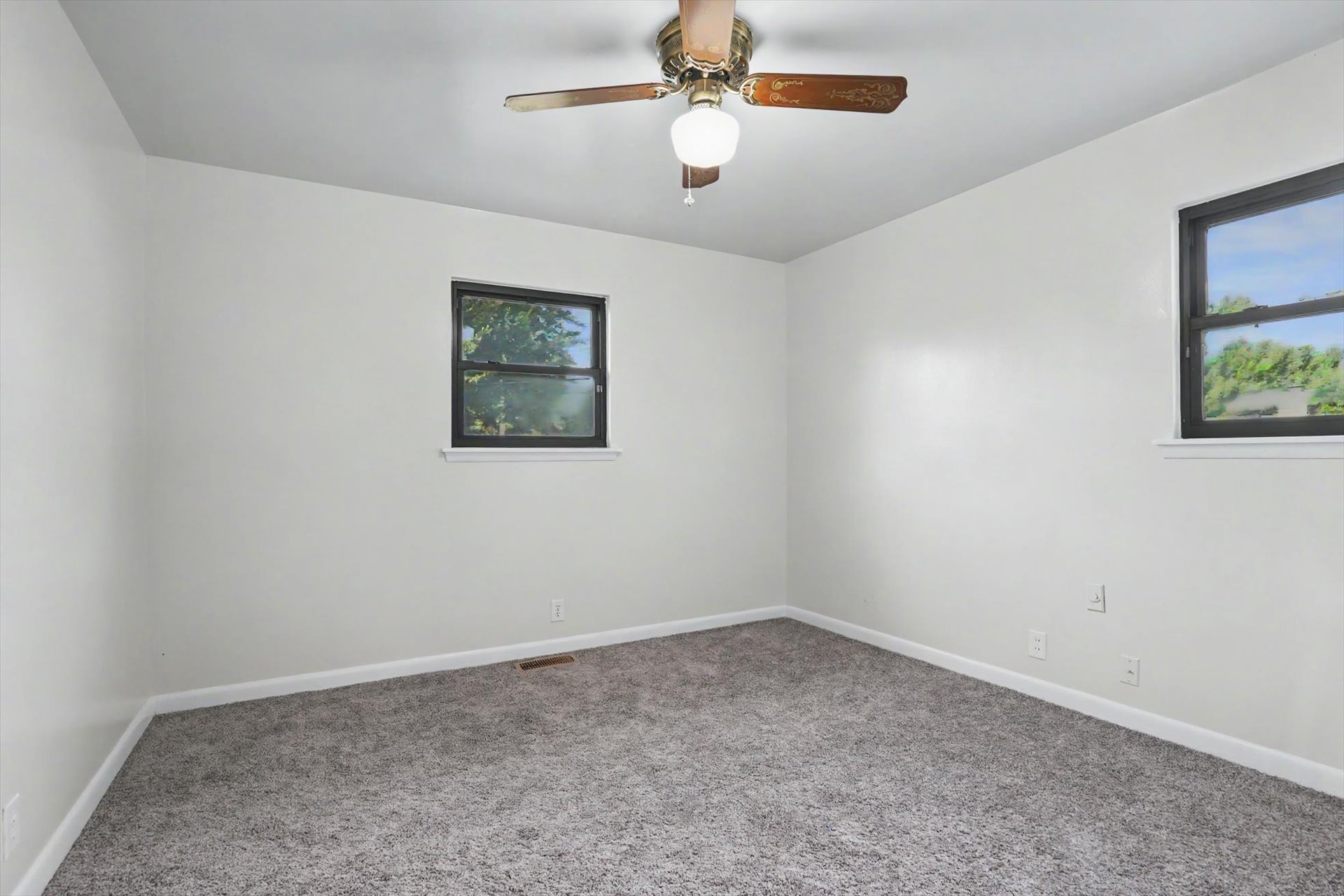 520 S 104th East Avenue Property Photo 10