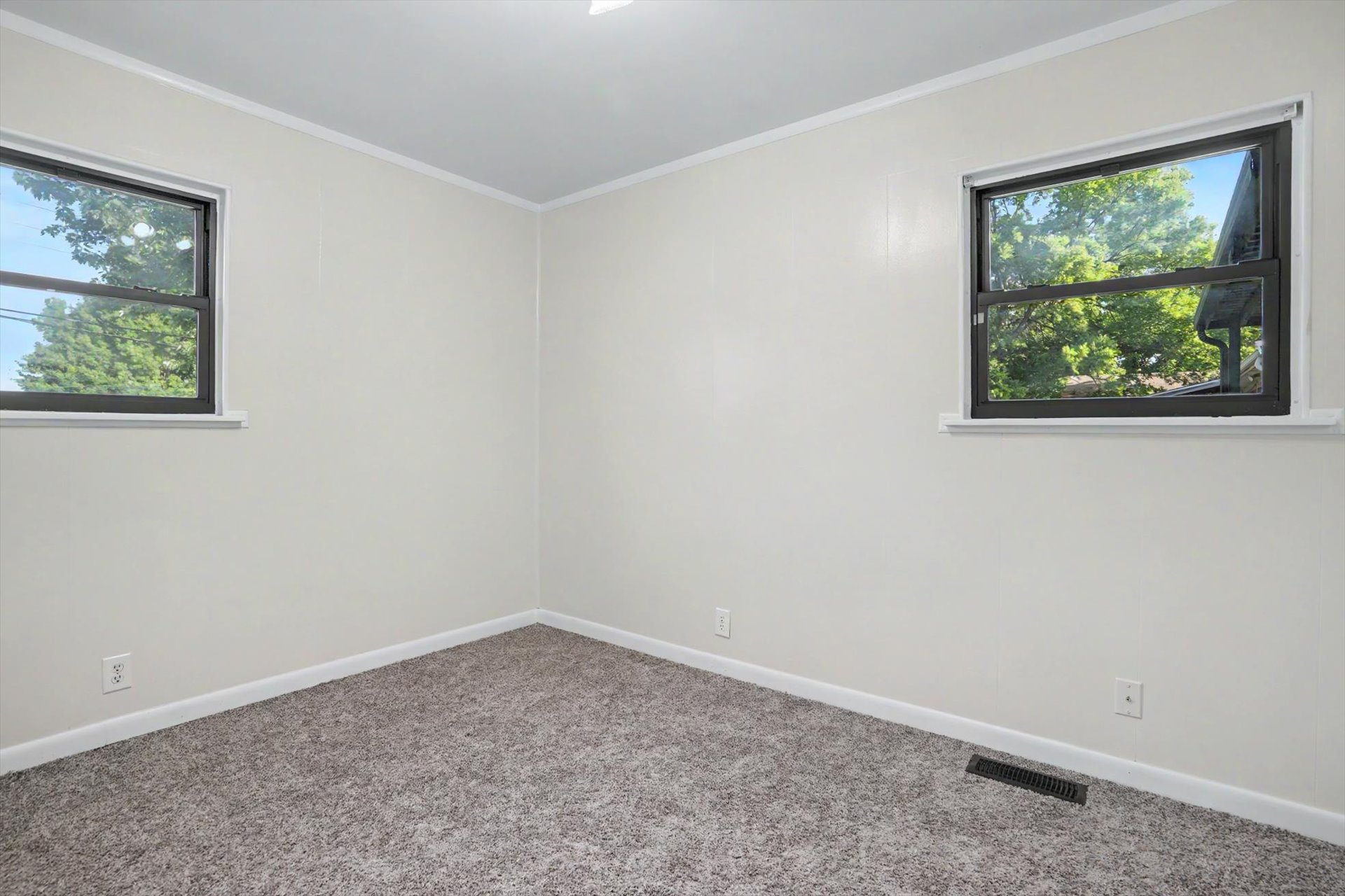 520 S 104th East Avenue Property Photo 11