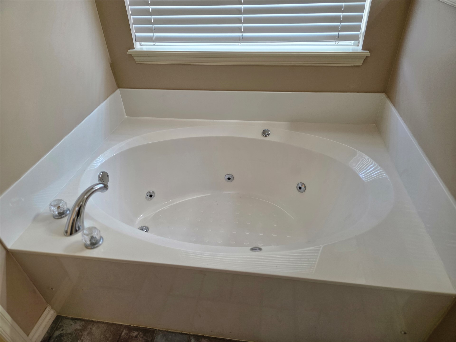 8220 Overlook Trail Property Photo 18