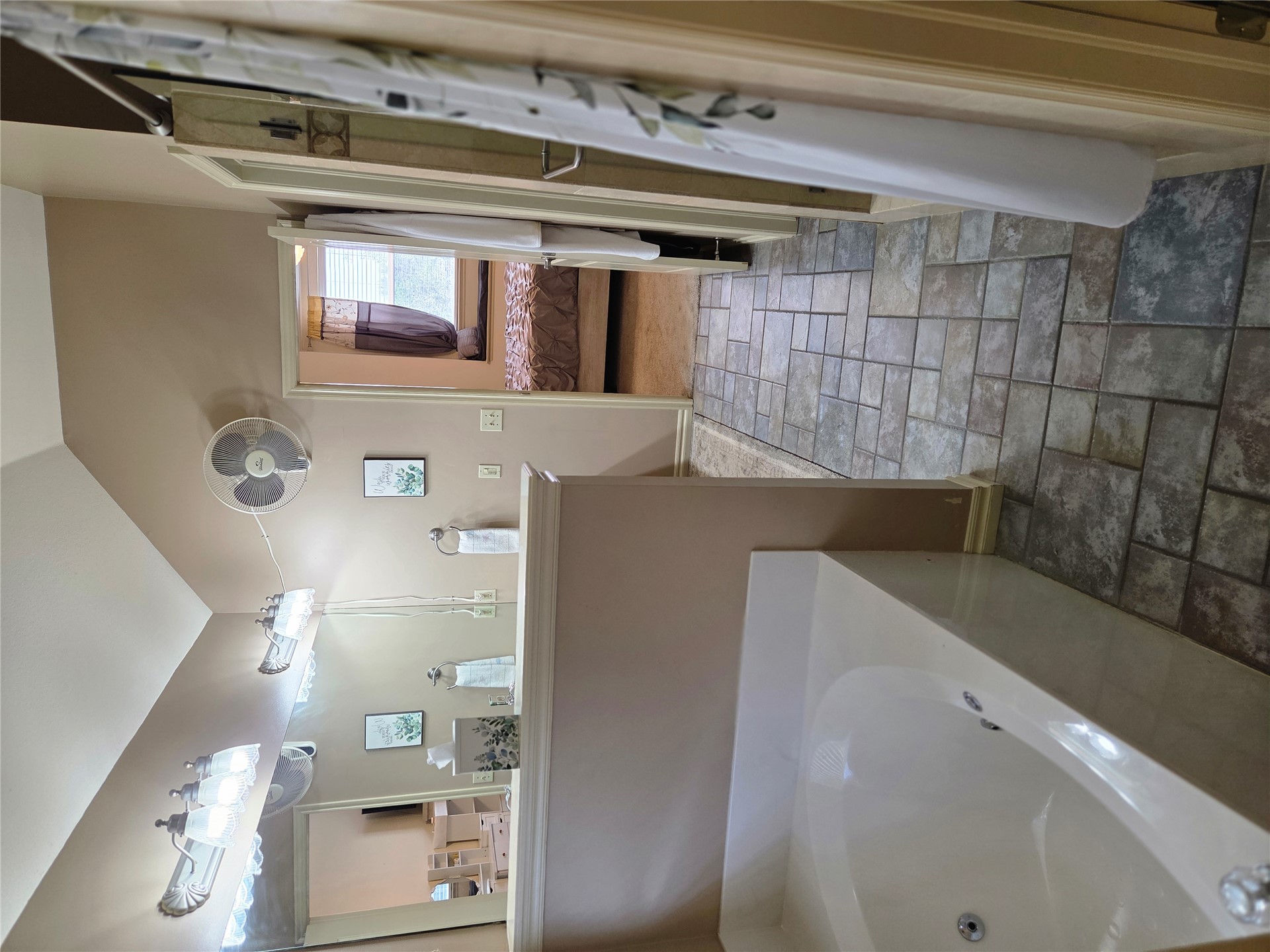 8220 Overlook Trail Property Photo 19
