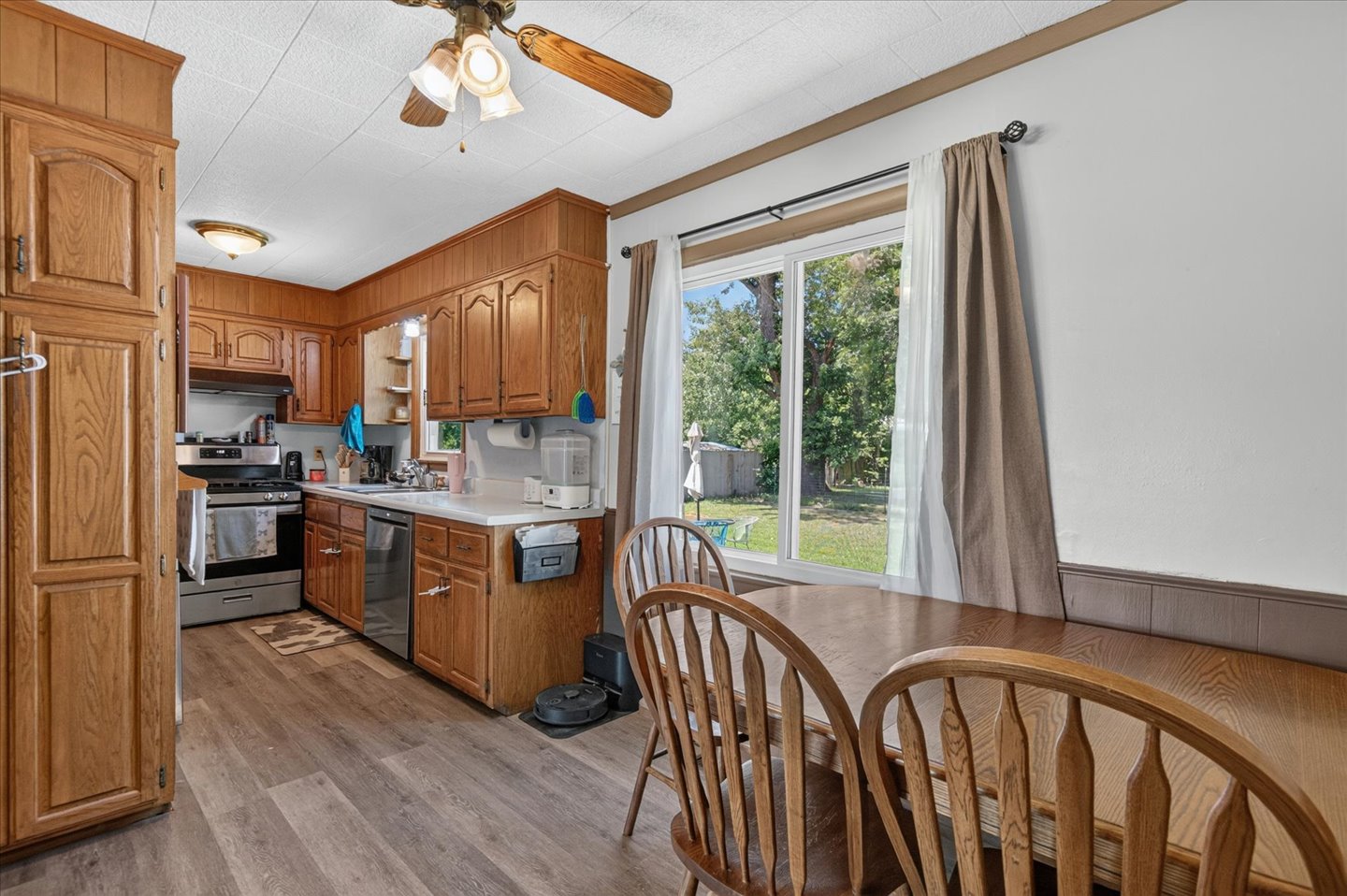 816 S Maple Street S Property Photo 8