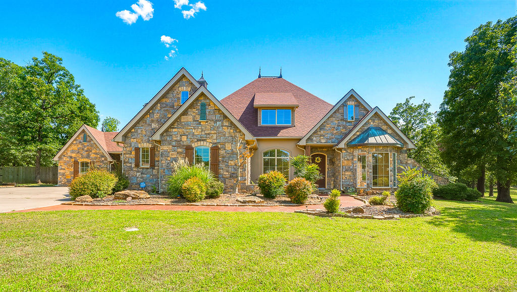 1202 Walker Circle Property Photo 3