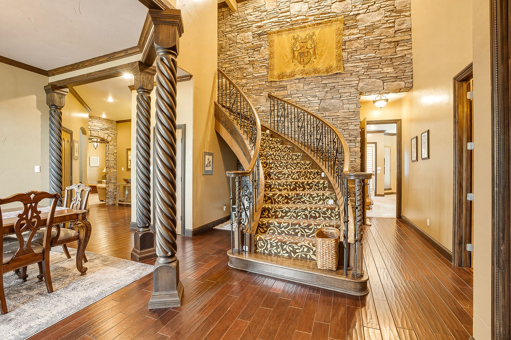 1202 Walker Circle Property Photo 8