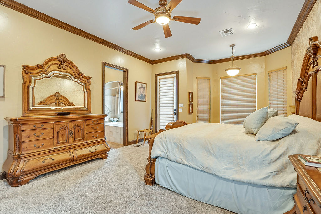 1202 Walker Circle Property Photo 34