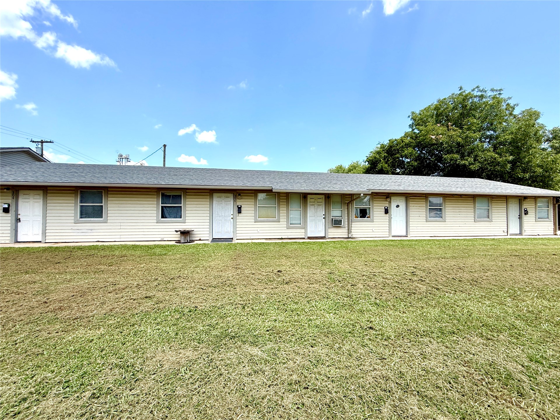 312 S B Property Photo 1