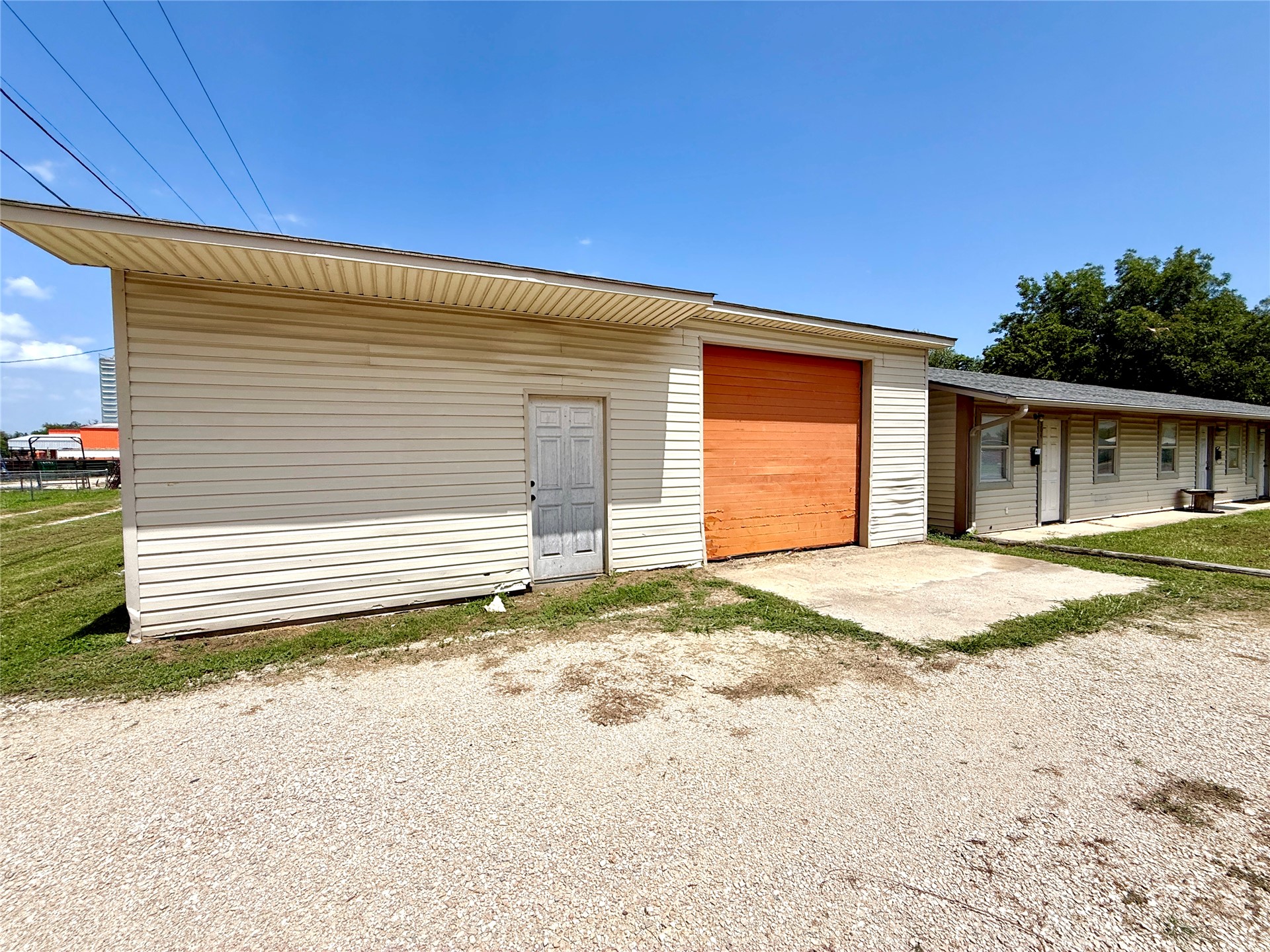 312 S B Property Photo 6