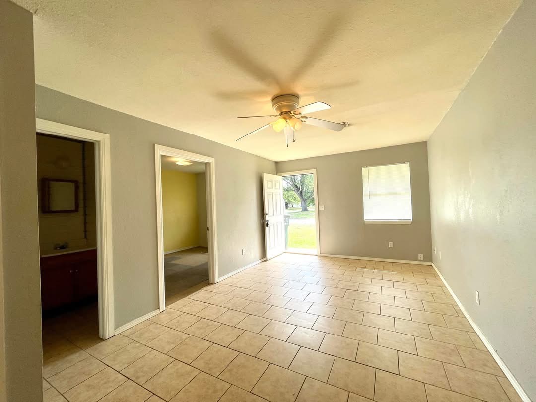 312 S B Property Photo 8