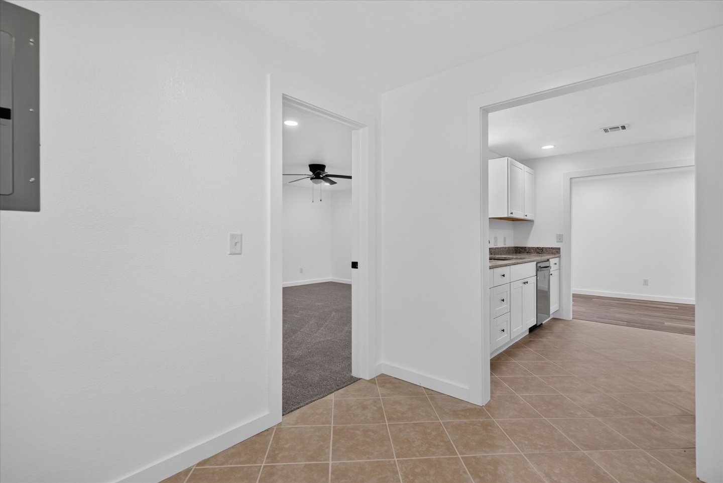 2254 S Dewey Avenue Property Photo 23