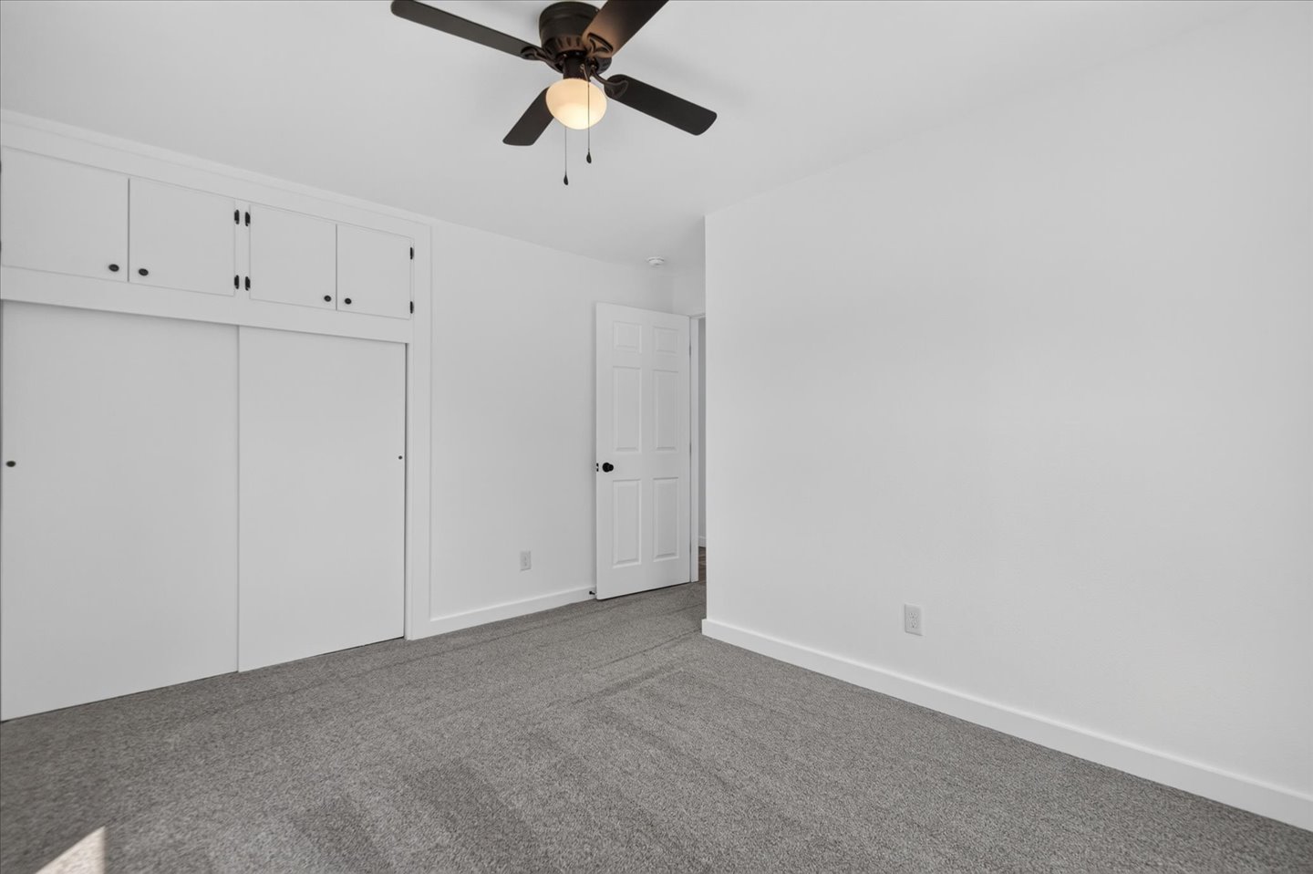 2254 S Dewey Avenue Property Photo 25