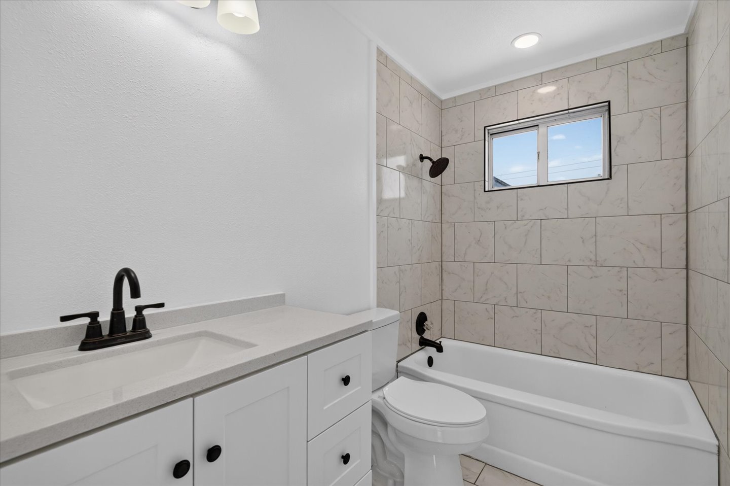 2254 S Dewey Avenue Property Photo 26