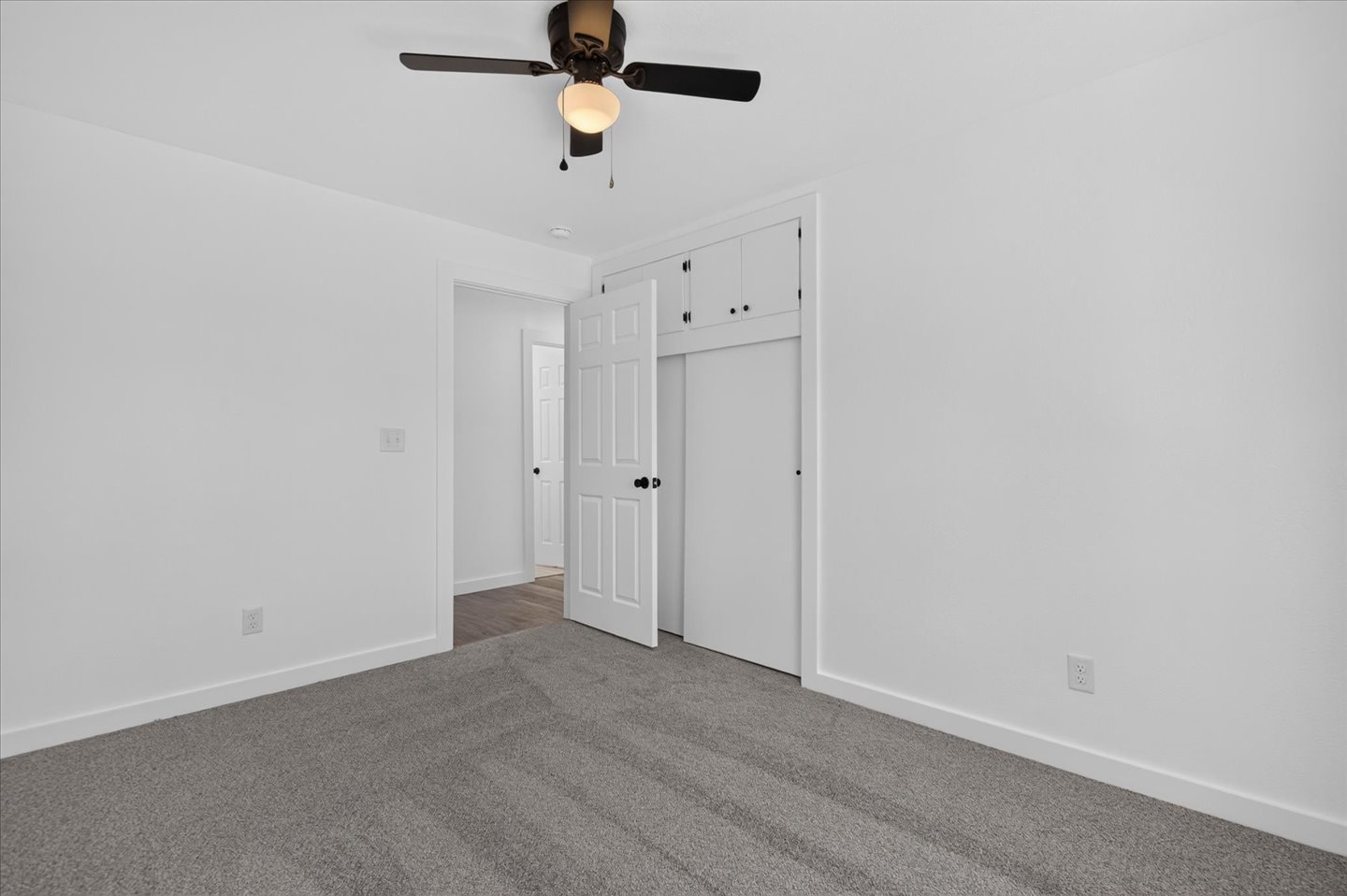 2254 S Dewey Avenue Property Photo 28