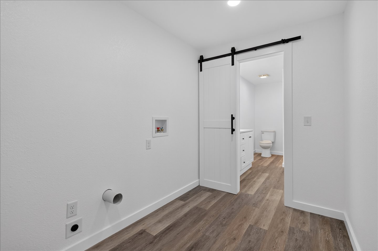 2254 S Dewey Avenue Property Photo 31