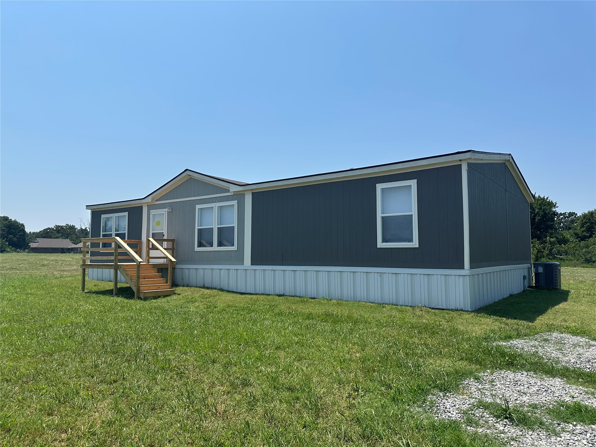 4020 E 474 Lane Property Photo 1