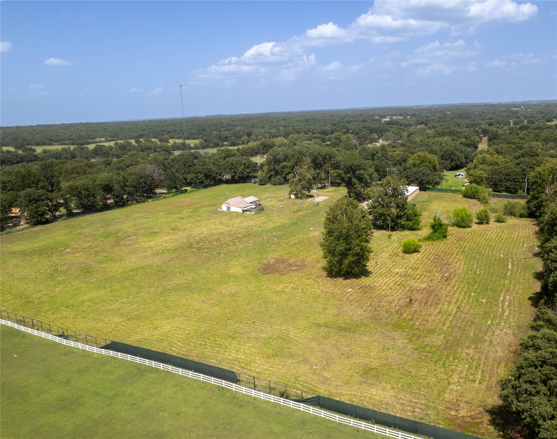 13805 County Road 3500 Property Photo 4