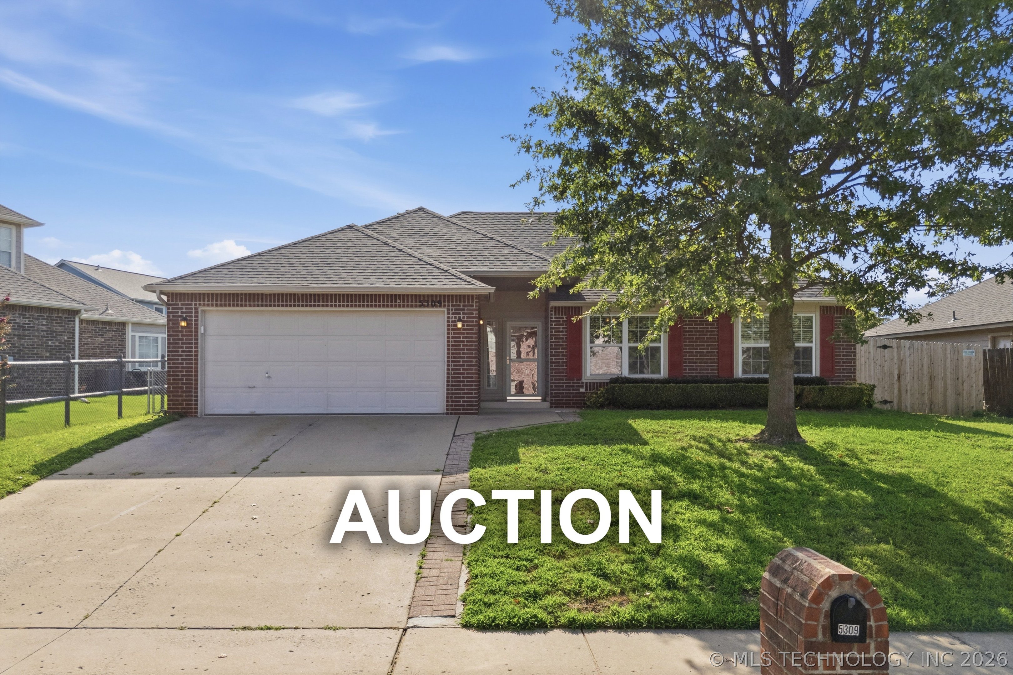5309 S Narcissus Avenue Property Photo 1