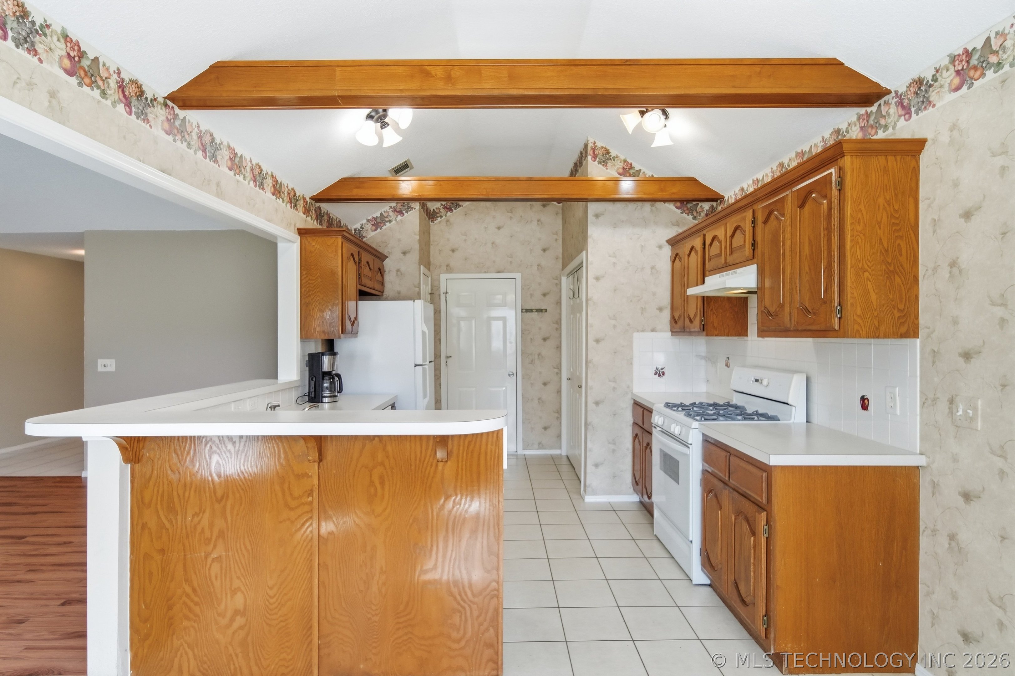 5309 S Narcissus Avenue Property Photo 9