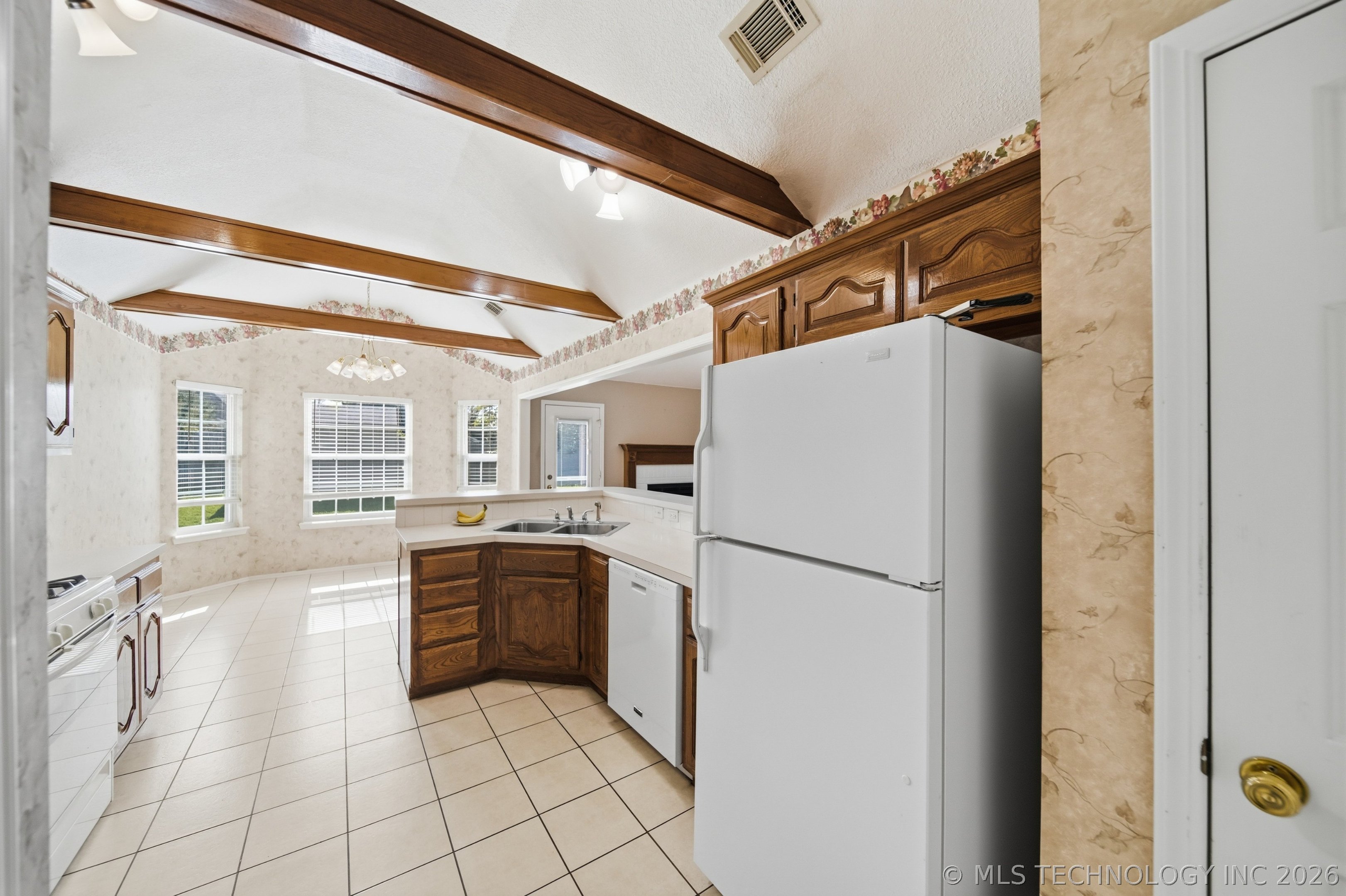 5309 S Narcissus Avenue Property Photo 11