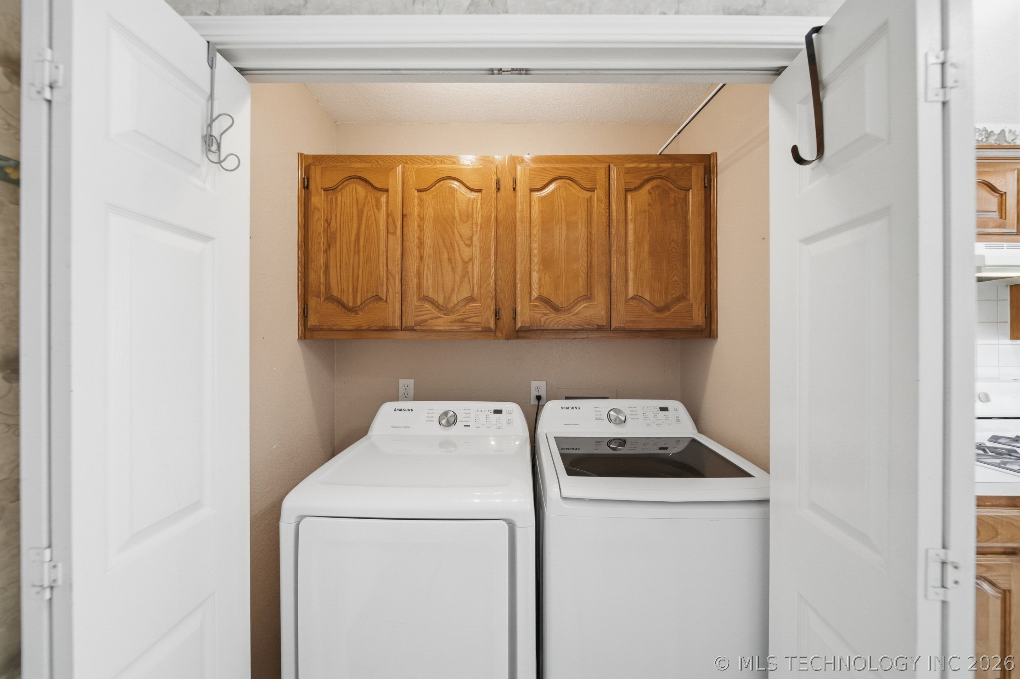 5309 S Narcissus Avenue Property Photo 13