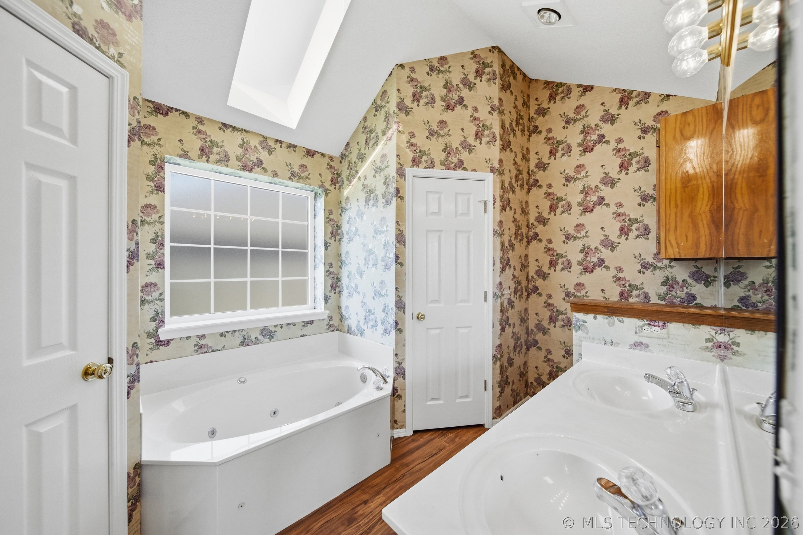 5309 S Narcissus Avenue Property Photo 16