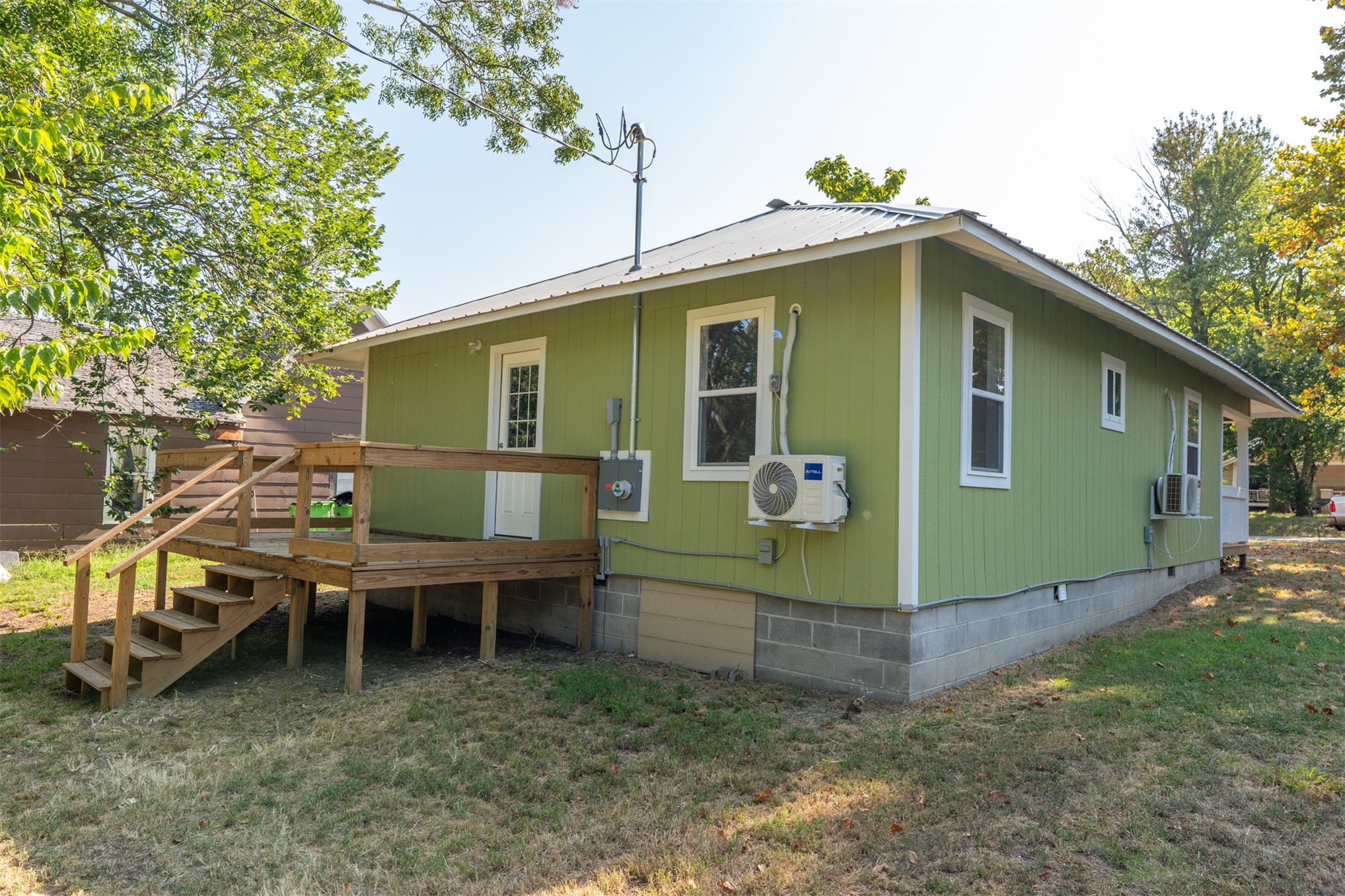 123 S 9th Property Photo 4