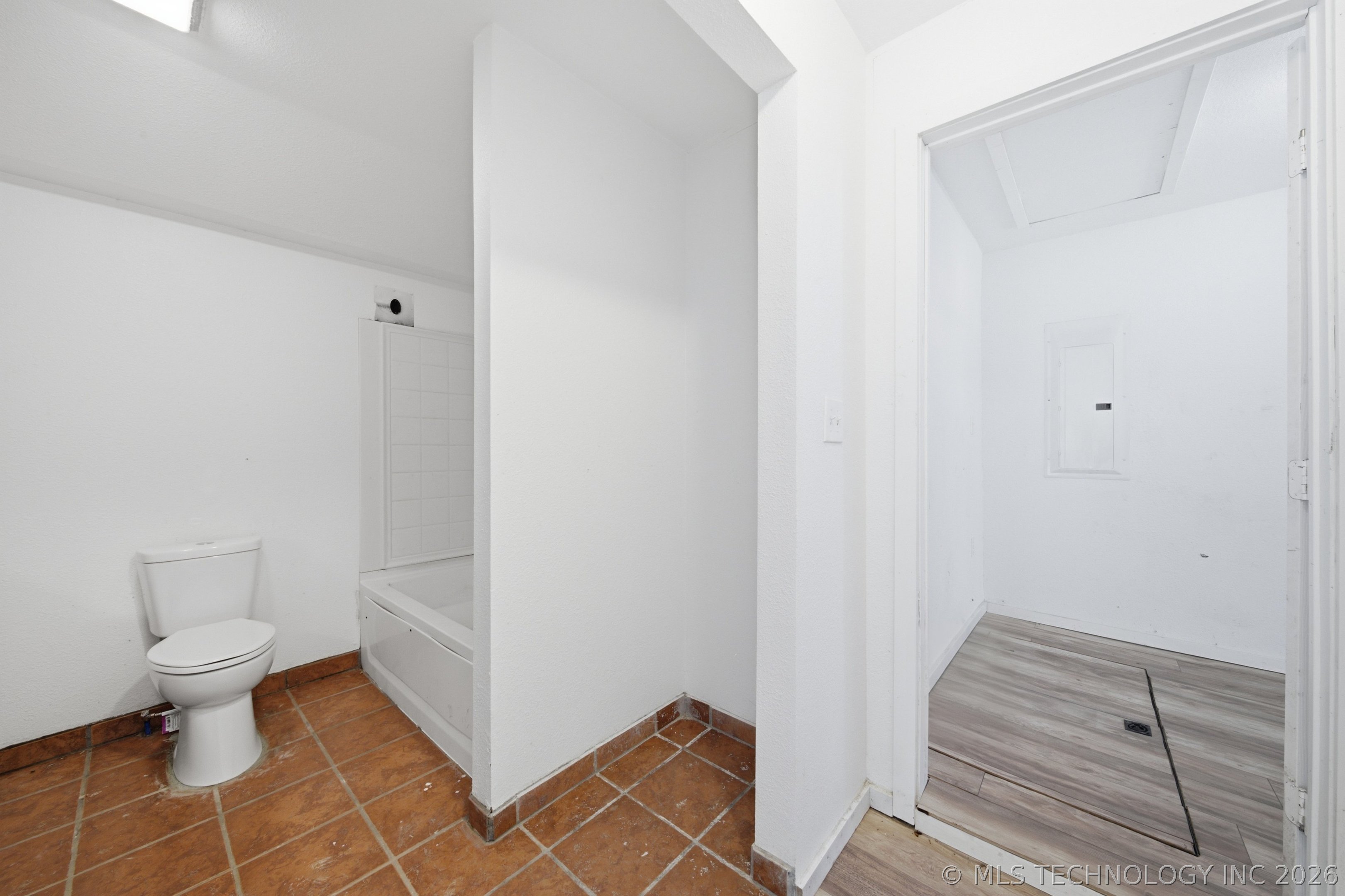 108 N 7th Avenue Property Photo 16