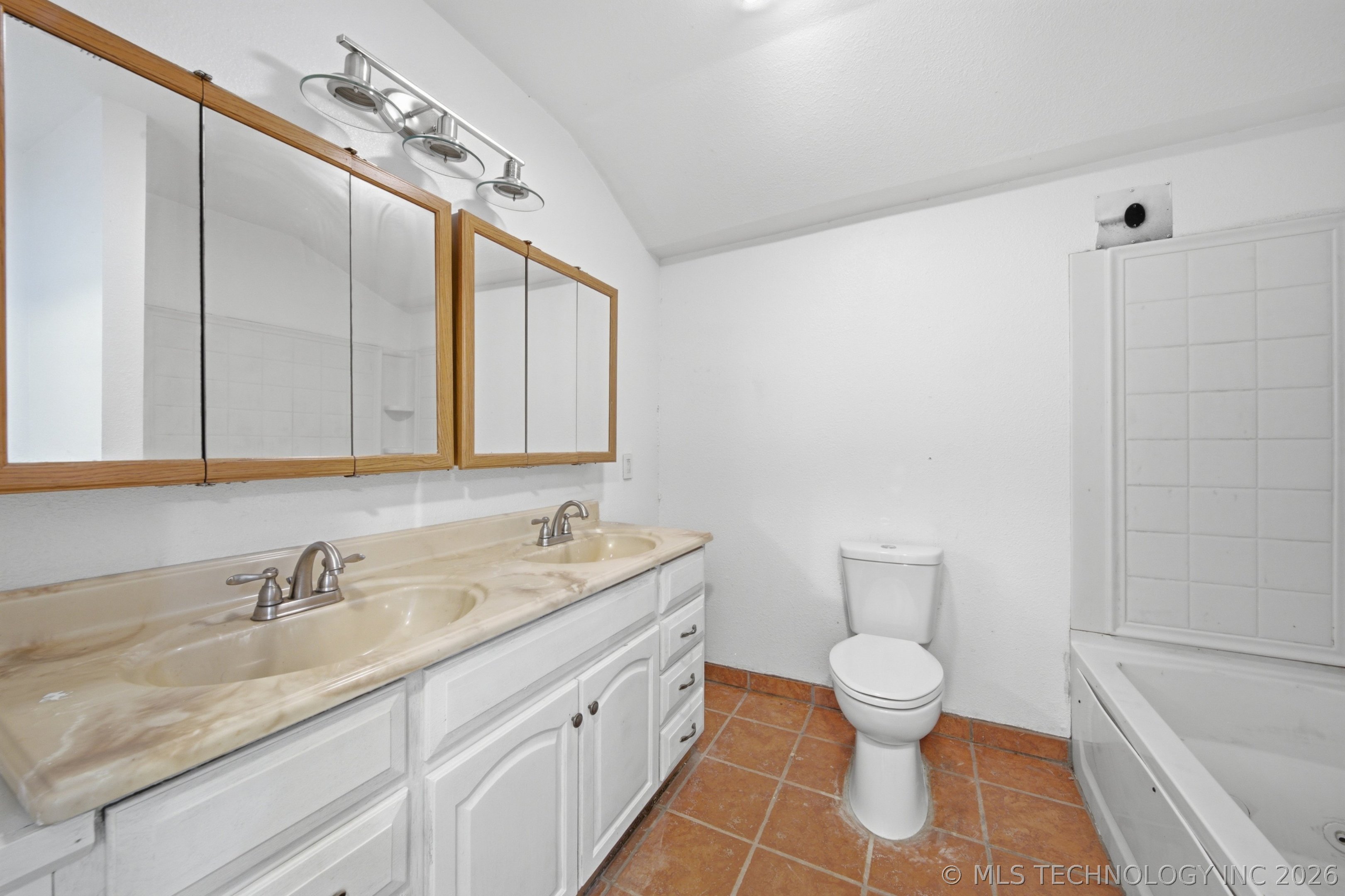 108 N 7th Avenue Property Photo 17