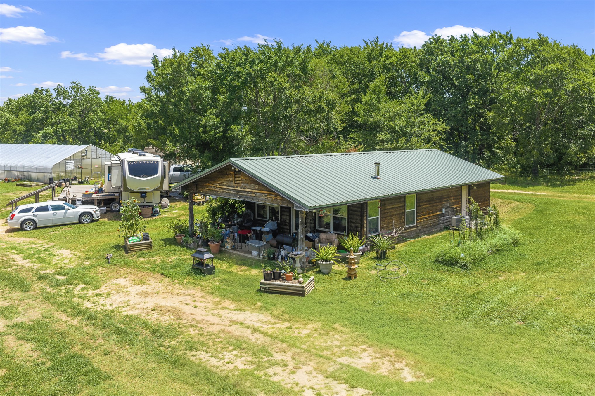 2474 S Log Cabin Property Photo 2