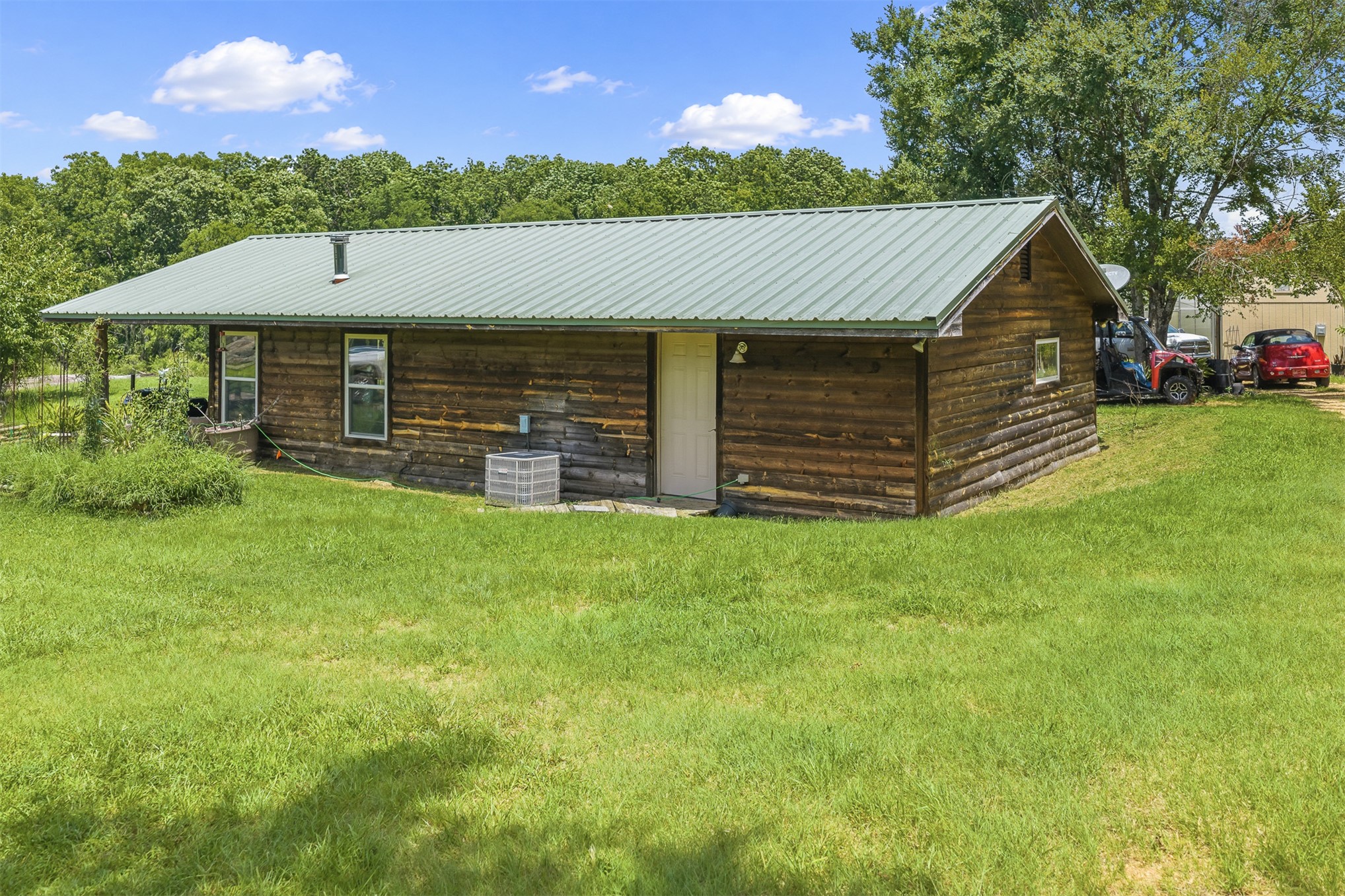2474 S Log Cabin Property Photo 4