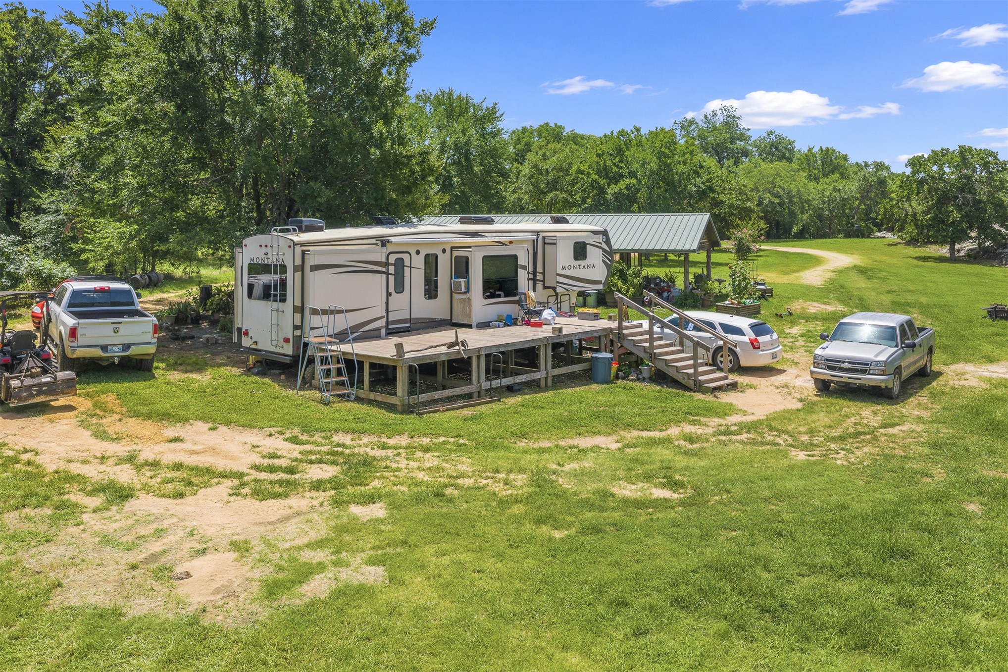 2474 S Log Cabin Property Photo 7
