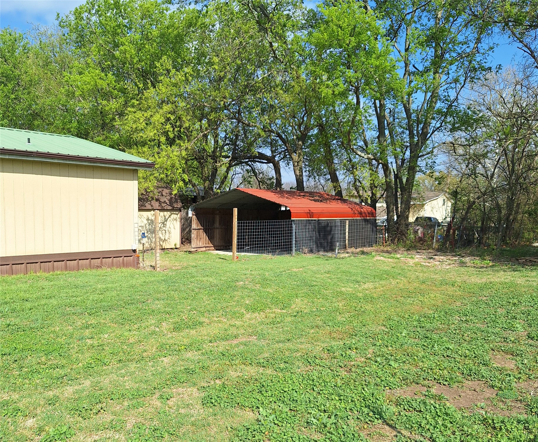 200 W 7th Street Property Photo 2