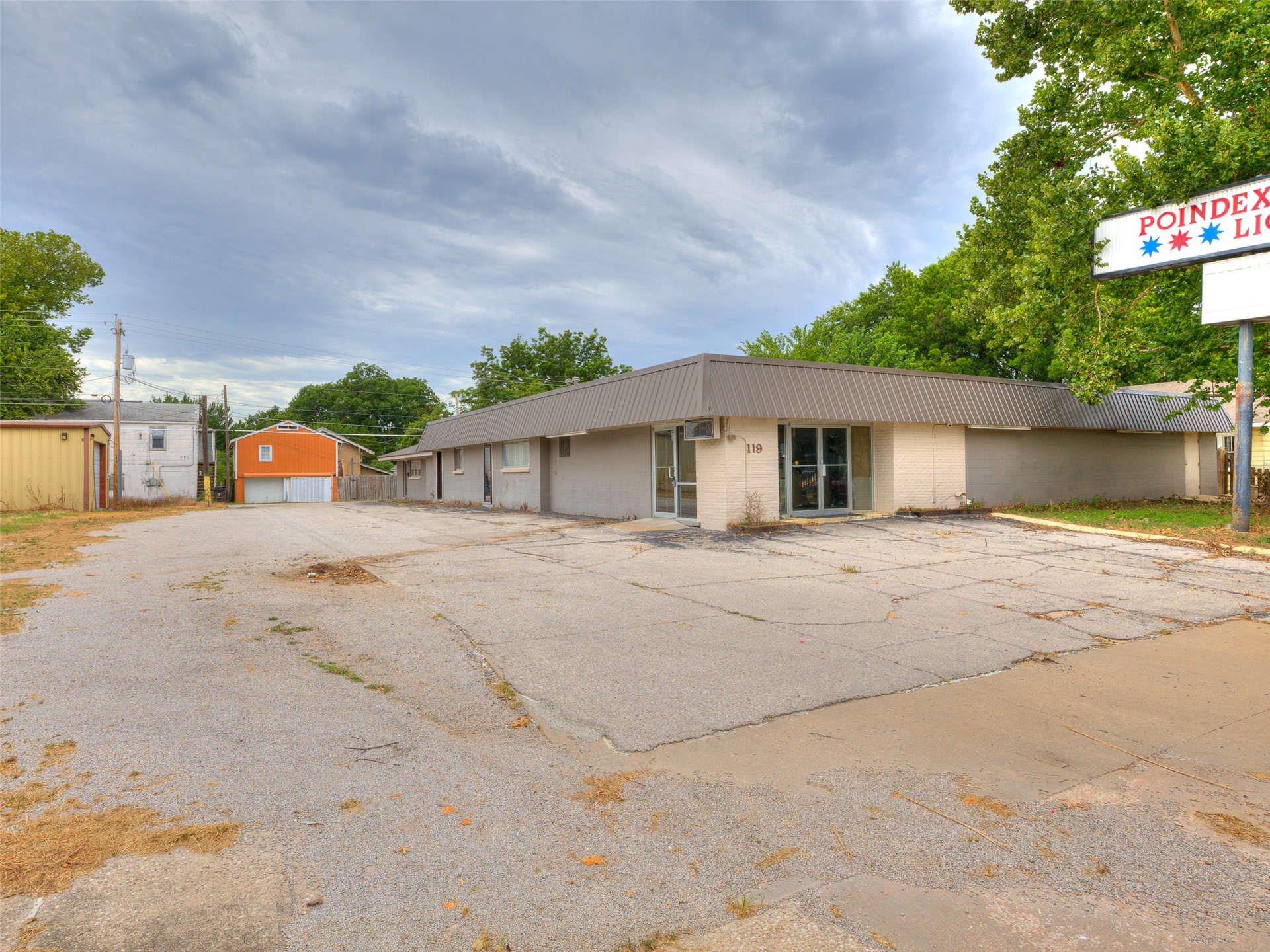 115 S Choctaw Property Photo 2
