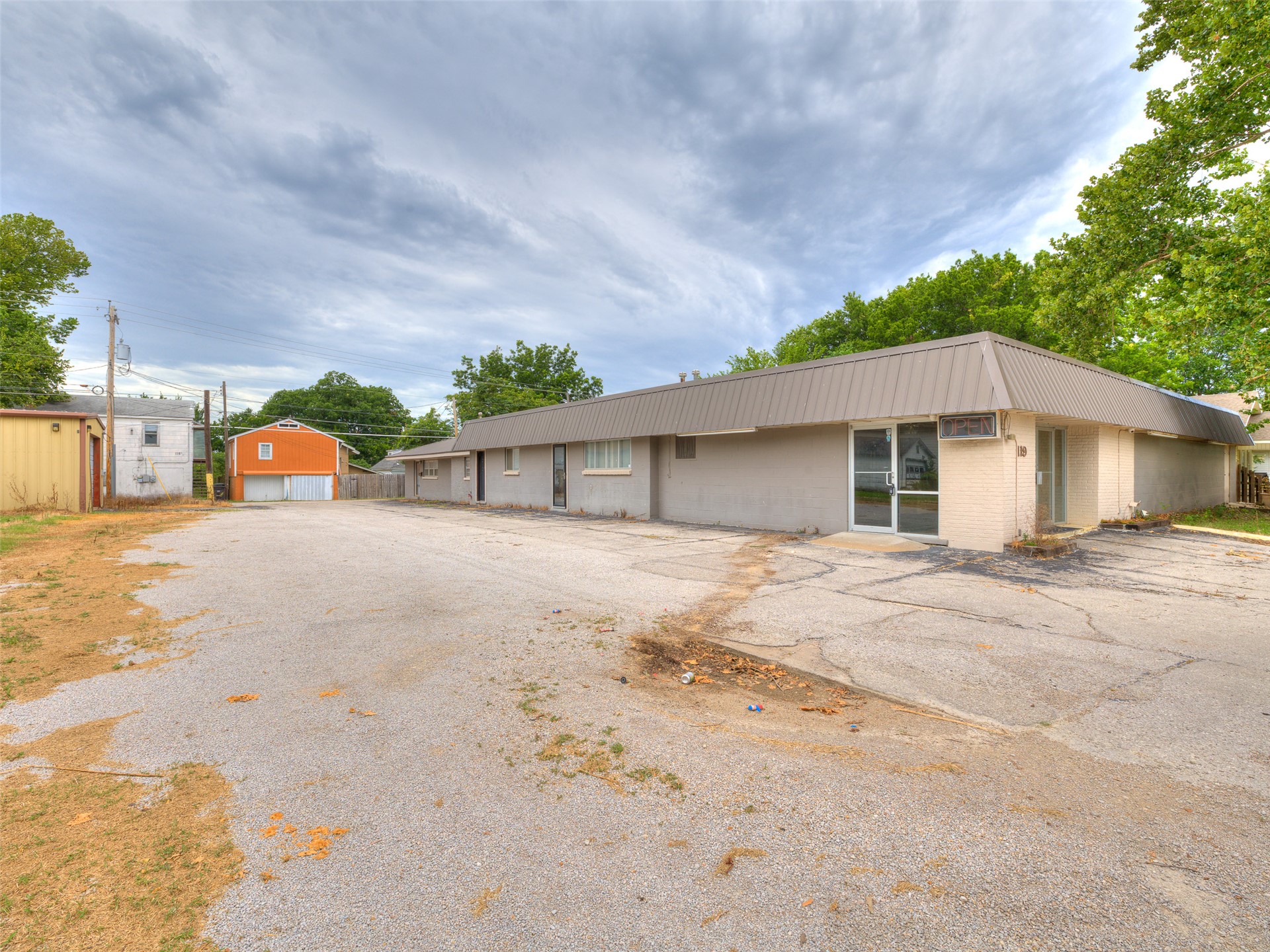 115 S Choctaw Property Photo 3