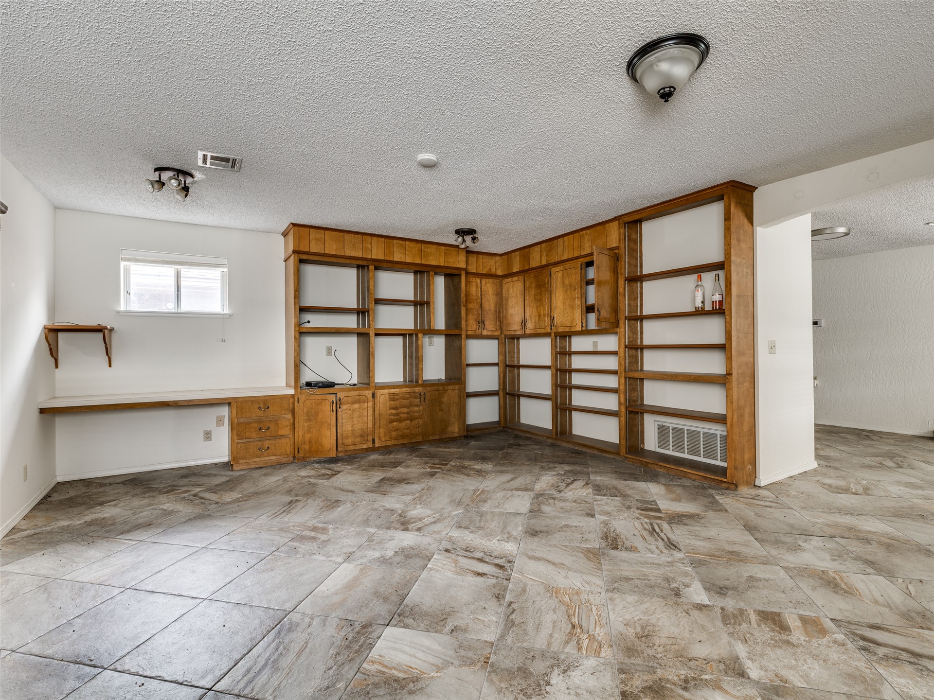 115 S Choctaw Property Photo 29