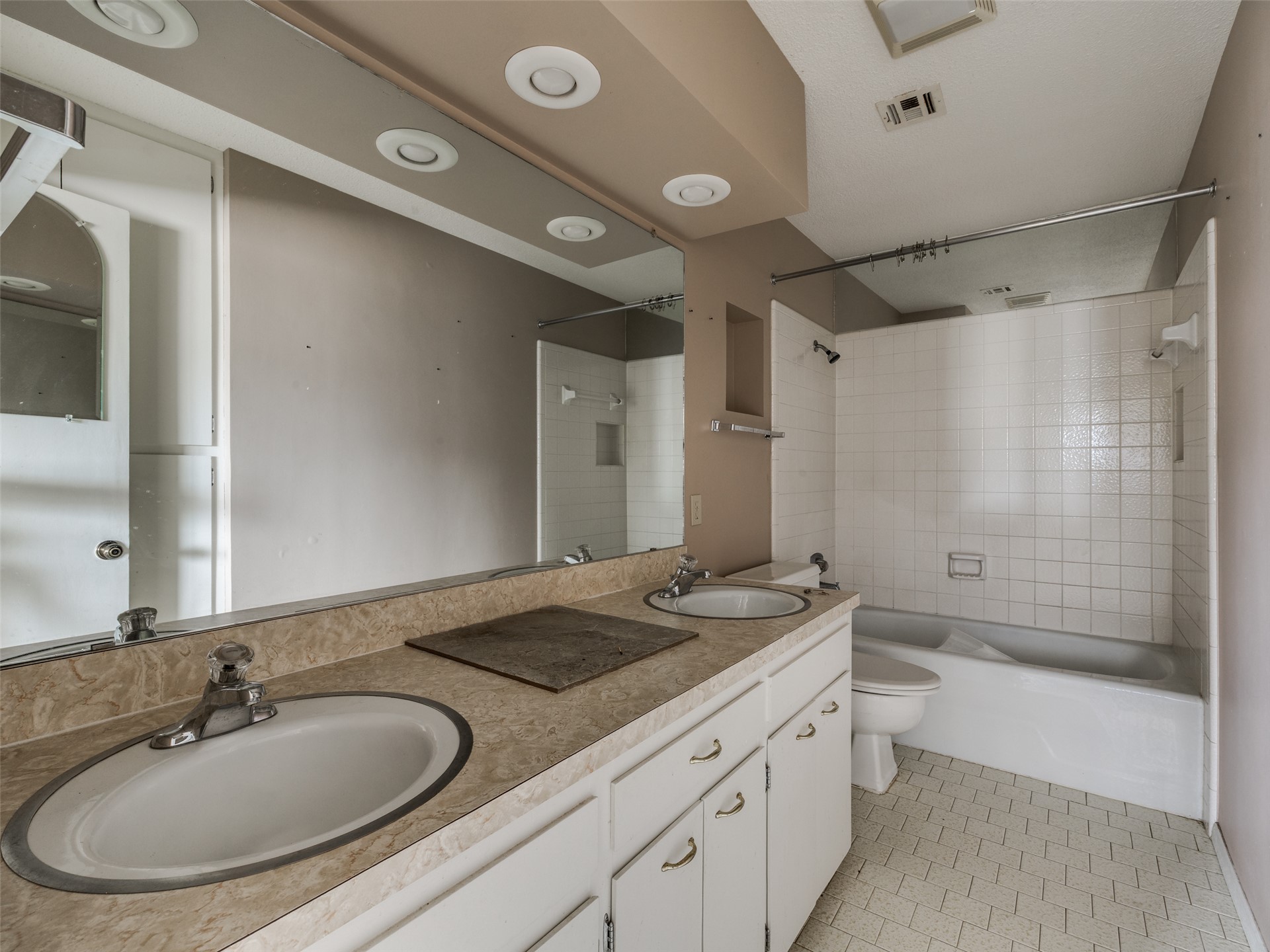 115 S Choctaw Property Photo 40