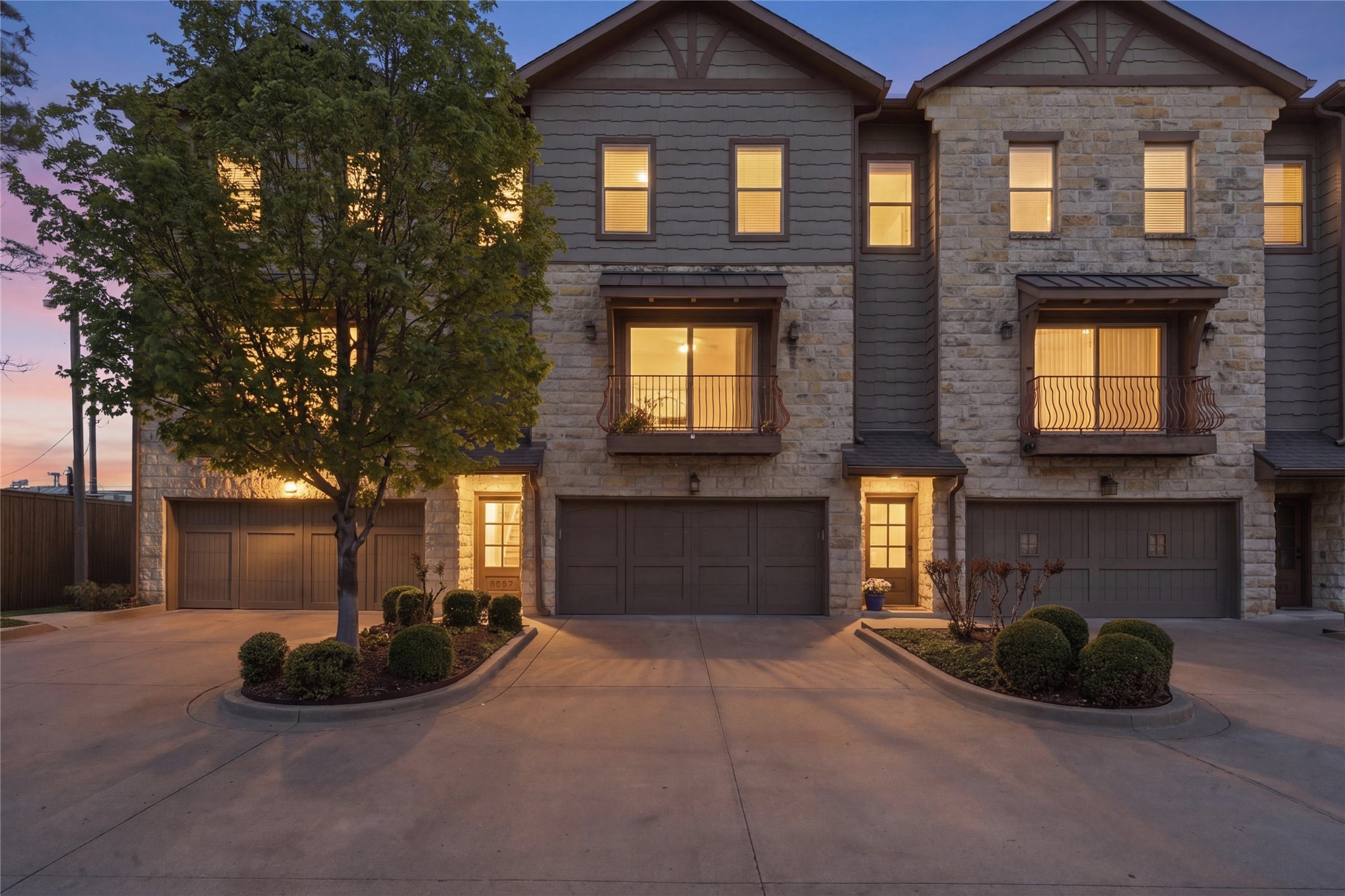 1333 E 41st Place 1333 Property Photo 2
