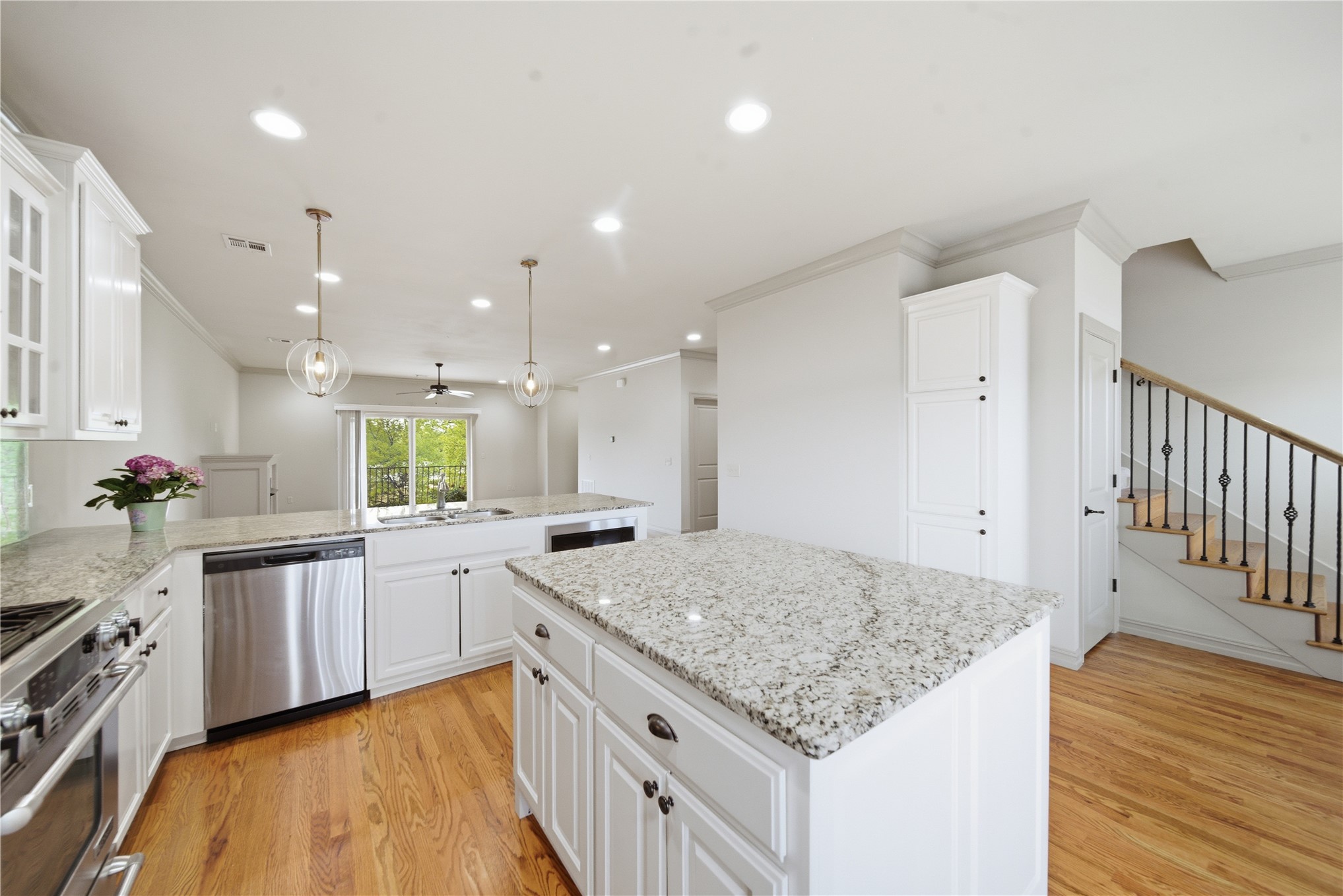 1333 E 41st Place 1333 Property Photo 11