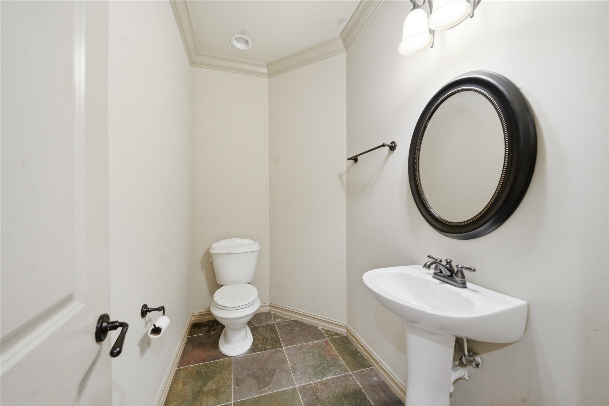 1333 E 41st Place 1333 Property Photo 16