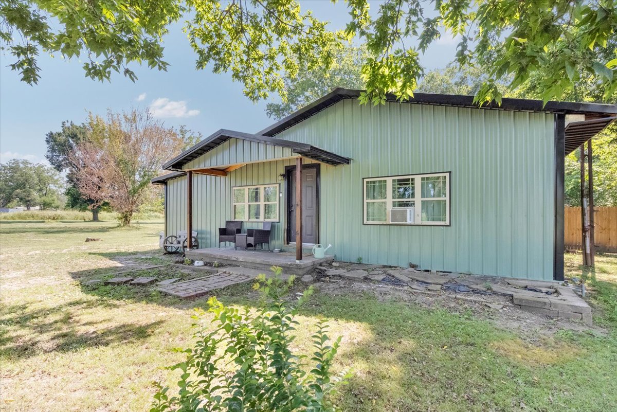 450 S Delaware Avenue Property Photo 3