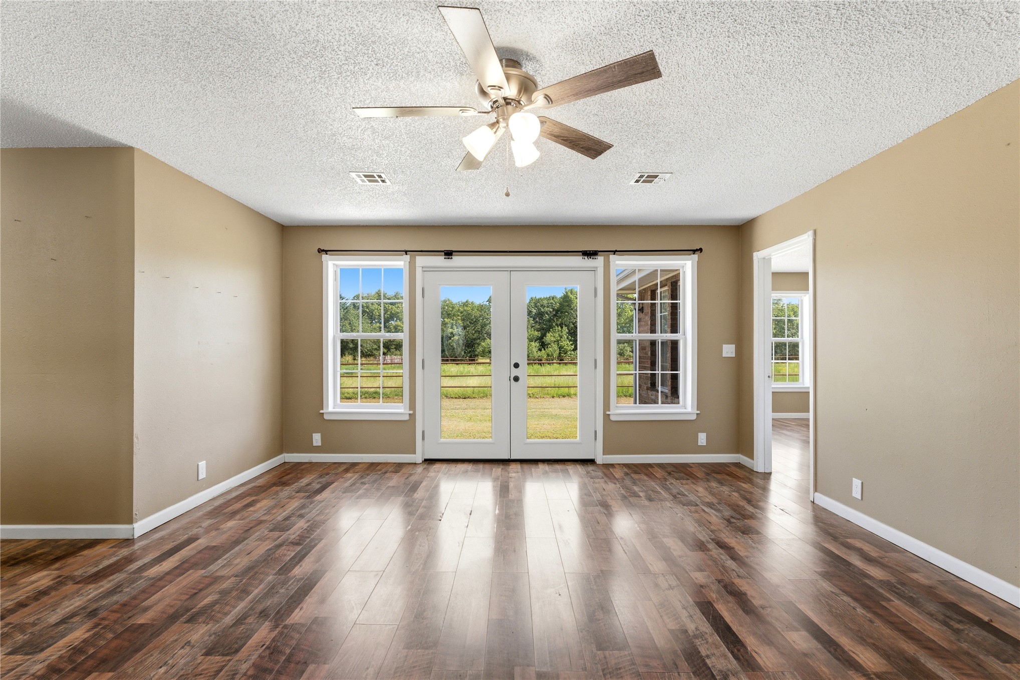 380102 Old Highway 62 Property Photo 4