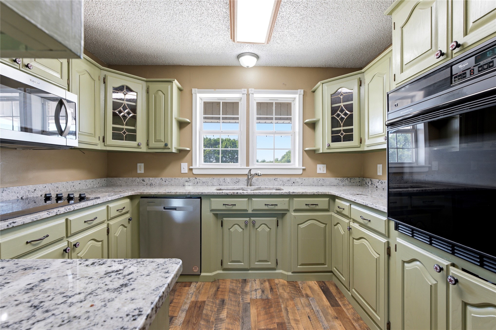 380102 Old Highway 62 Property Photo 5