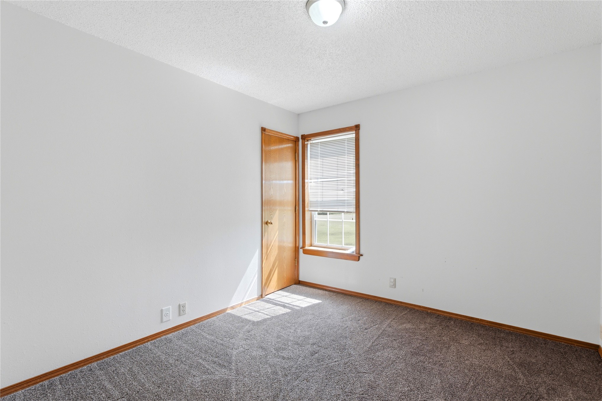 380102 Old Highway 62 Property Photo 11