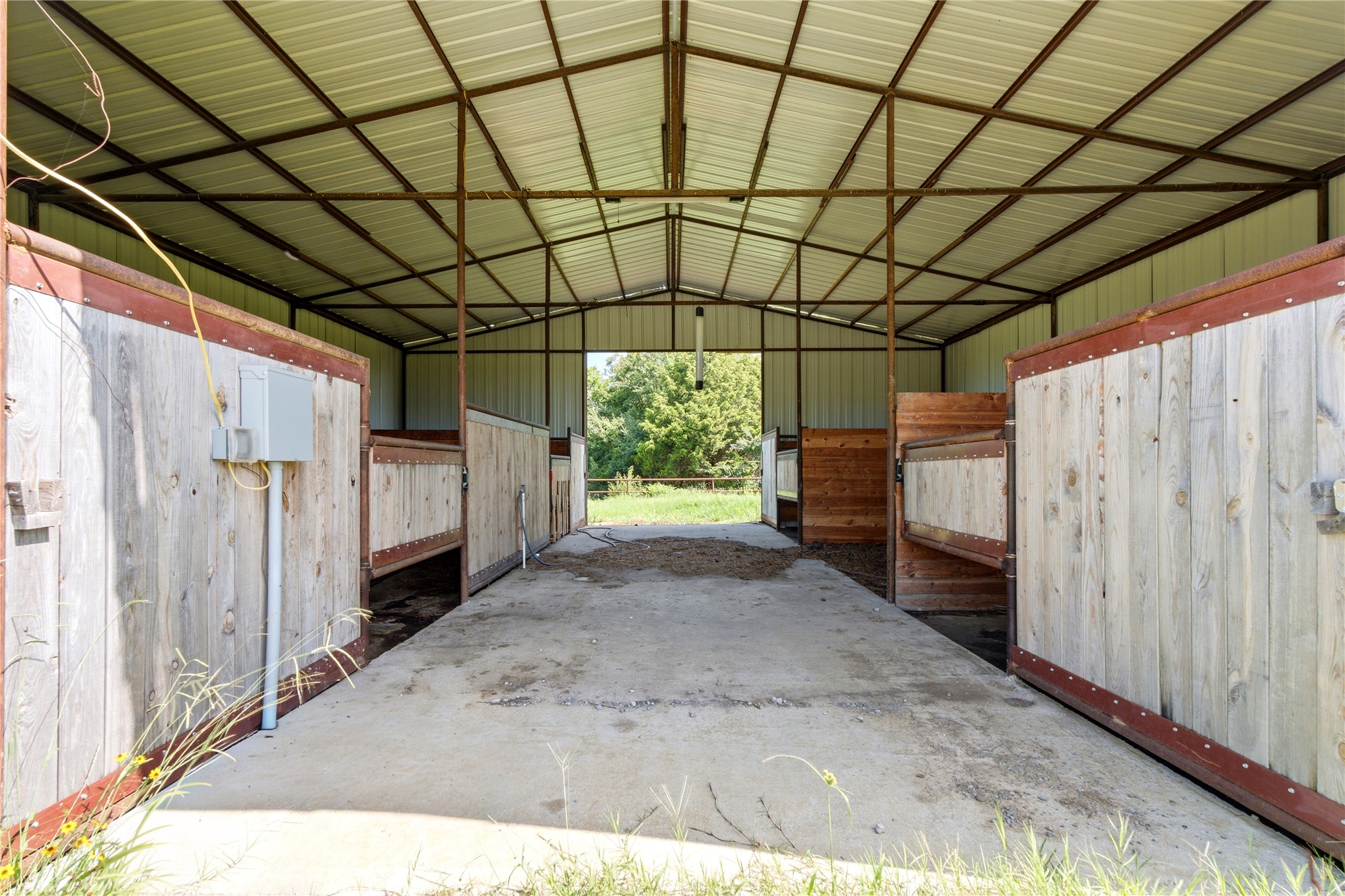 380102 Old Highway 62 Property Photo 24