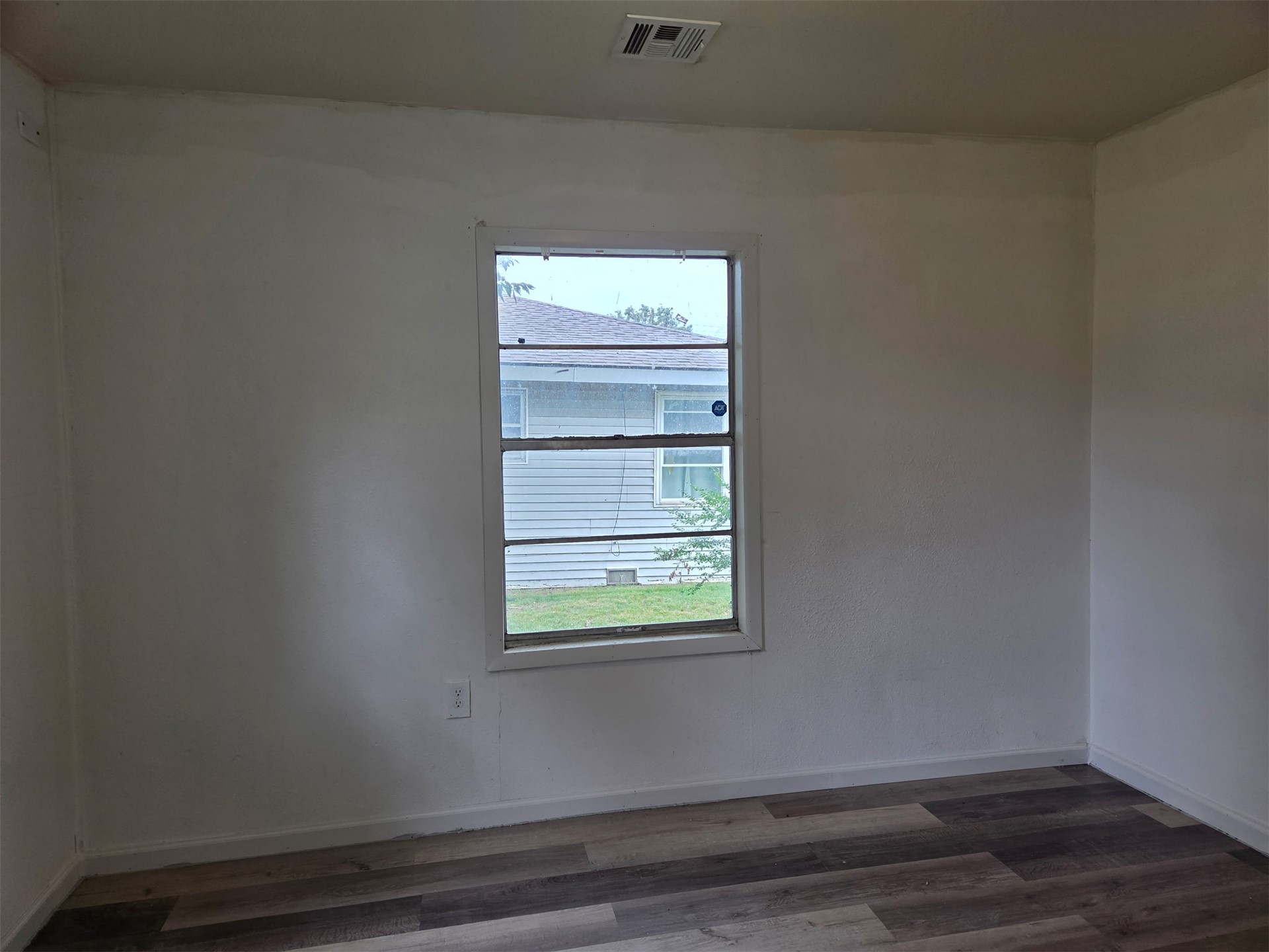 453 Ne Elmhurst Avenue Property Photo 5